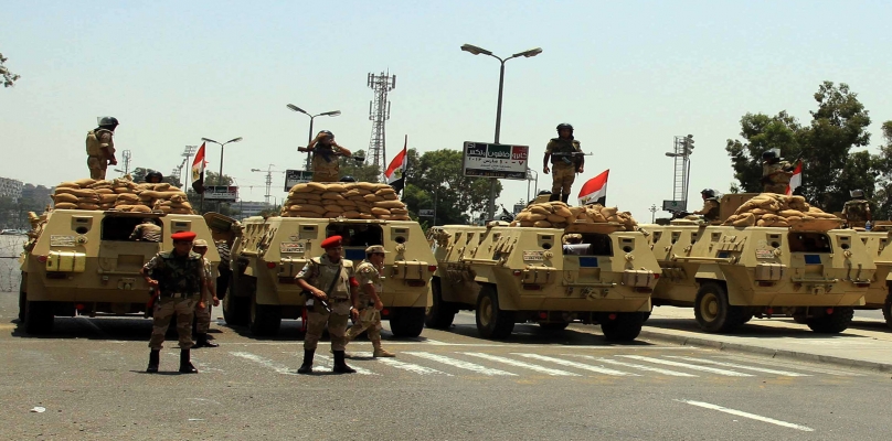 جنود الجيش فى الإسماعيلية: ماتخفوش علينا إحنا أبطال